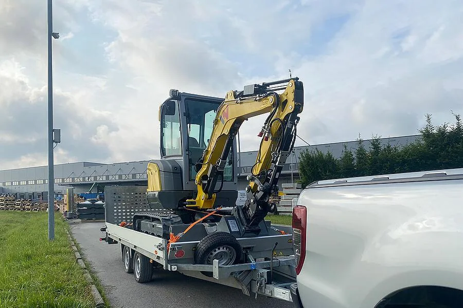 Mini Excavator 6k - Image 3