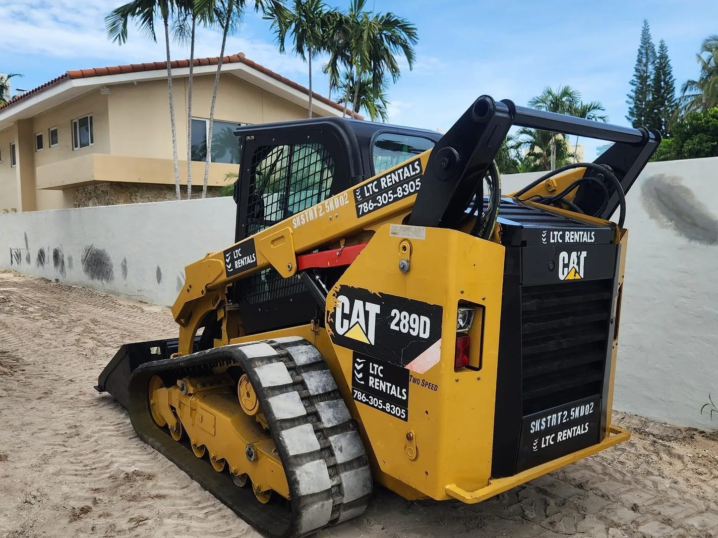 skid_steer_same_size_as_hero